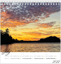 Load image into Gallery viewer, Desk Calendar 2022