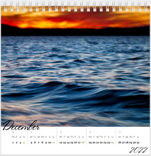 Load image into Gallery viewer, Desk Calendar 2022